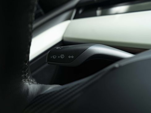 Used 2023 Tesla Model Y Long Range AWD/4WD image 22