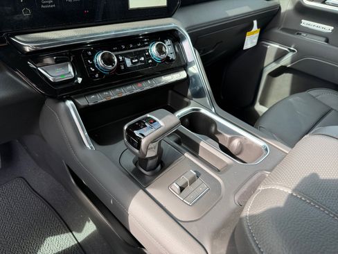 New 2026 GMC Sierra 1500 Denali AWD/4WD image 13