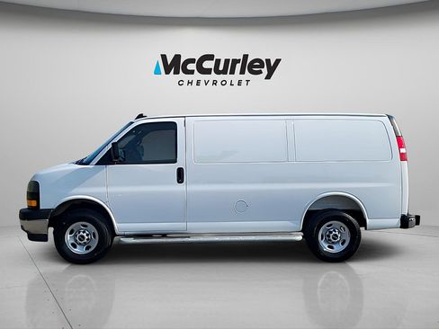 Used 2025 GMC Savana 2500 w/ Driver Convenience Package RWD image 4