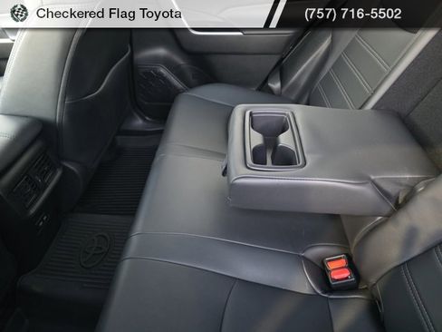 Used 2024 Toyota RAV4 XLE Premium image 41