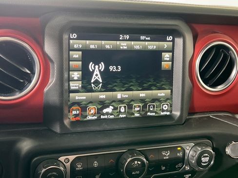 Used 2023 Jeep Wrangler Unlimited Rubicon w/ LED Lighting Group AWD/4WD image 15