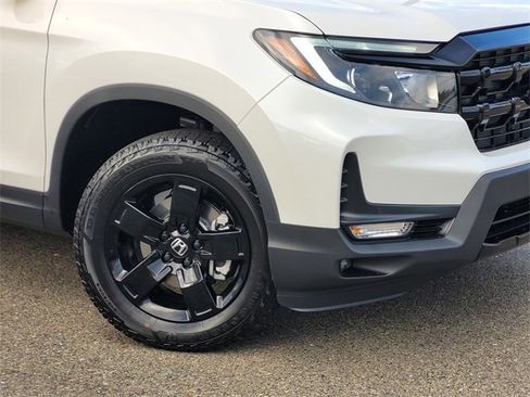 New 2026 Honda Ridgeline Black Edition image 3