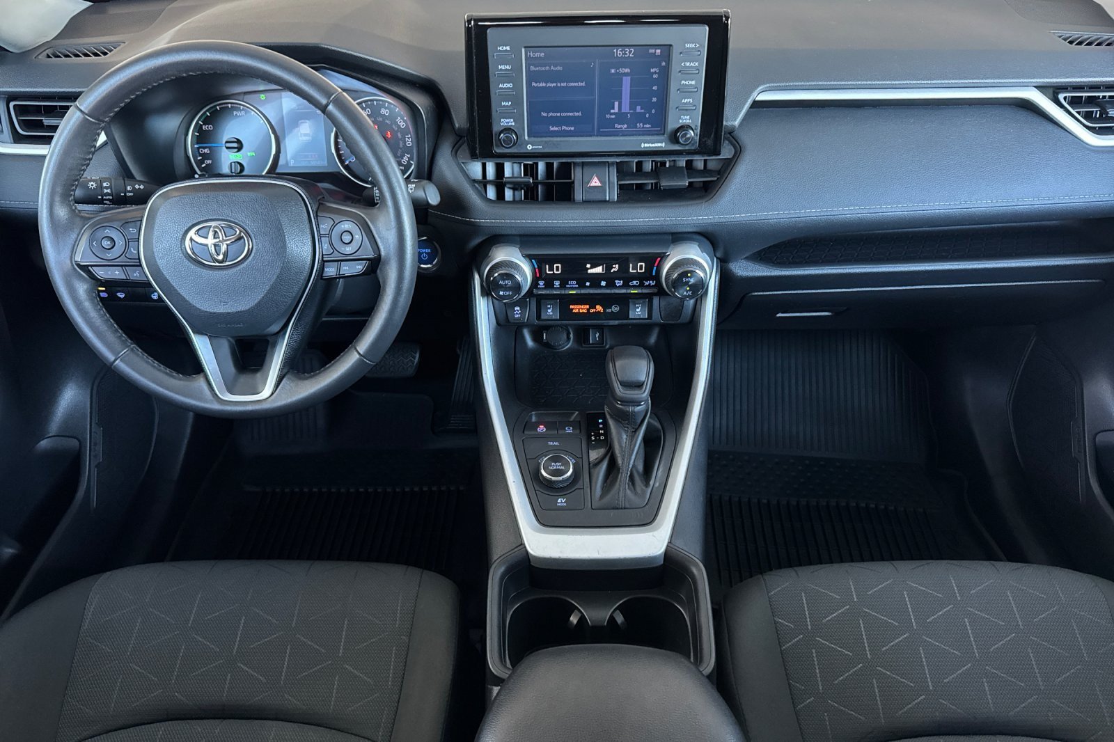 Used 2021 Toyota RAV4 XLE w/ XLE Grade Weather Package AWD/4WD image 12