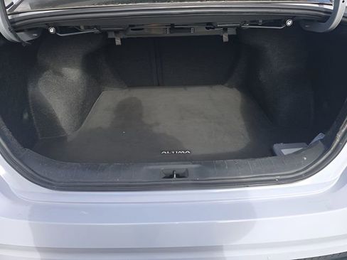 Certified 2024 Nissan Altima 2.5 SR image 9