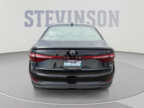 Used 2025 Volkswagen Jetta SE FWD image 4