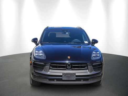 Used 2024 Porsche Macan Turbo image 2