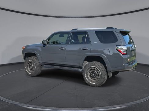 Used 2024 Toyota 4Runner SR5 AWD/4WD image 6