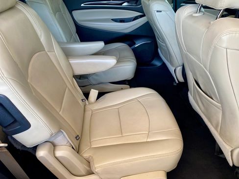 Used 2020 Buick Enclave Essence FWD image 12