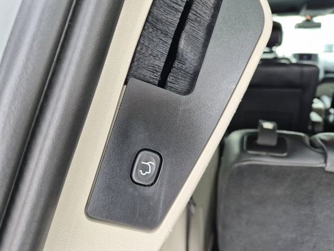 Used 2019 Dodge Grand Caravan SXT image 10