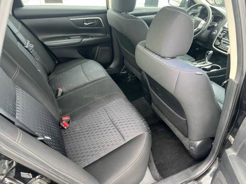 Used 2018 Nissan Altima 2.5 SV image 9
