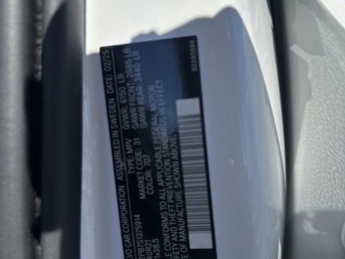 Used 2025 Volvo XC90 B6 Plus image 28