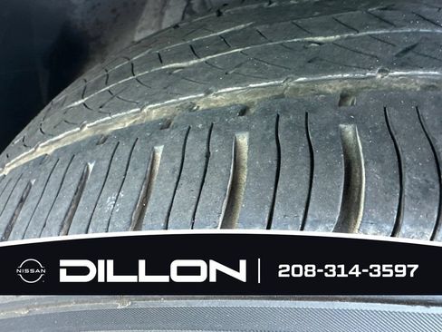 Used 2025 Nissan Rogue SV AWD/4WD image 15