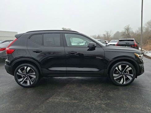 Certified 2023 Volvo XC40 B5 Plus w/ Climate Package image 7