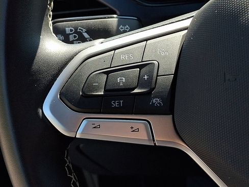 Certified 2023 Volkswagen Taos SE w/ Panoramic Sunroof Package FWD image 21
