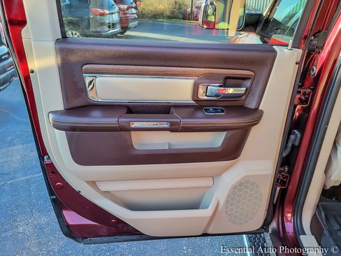 Used 2017 RAM 1500 Laramie image 22