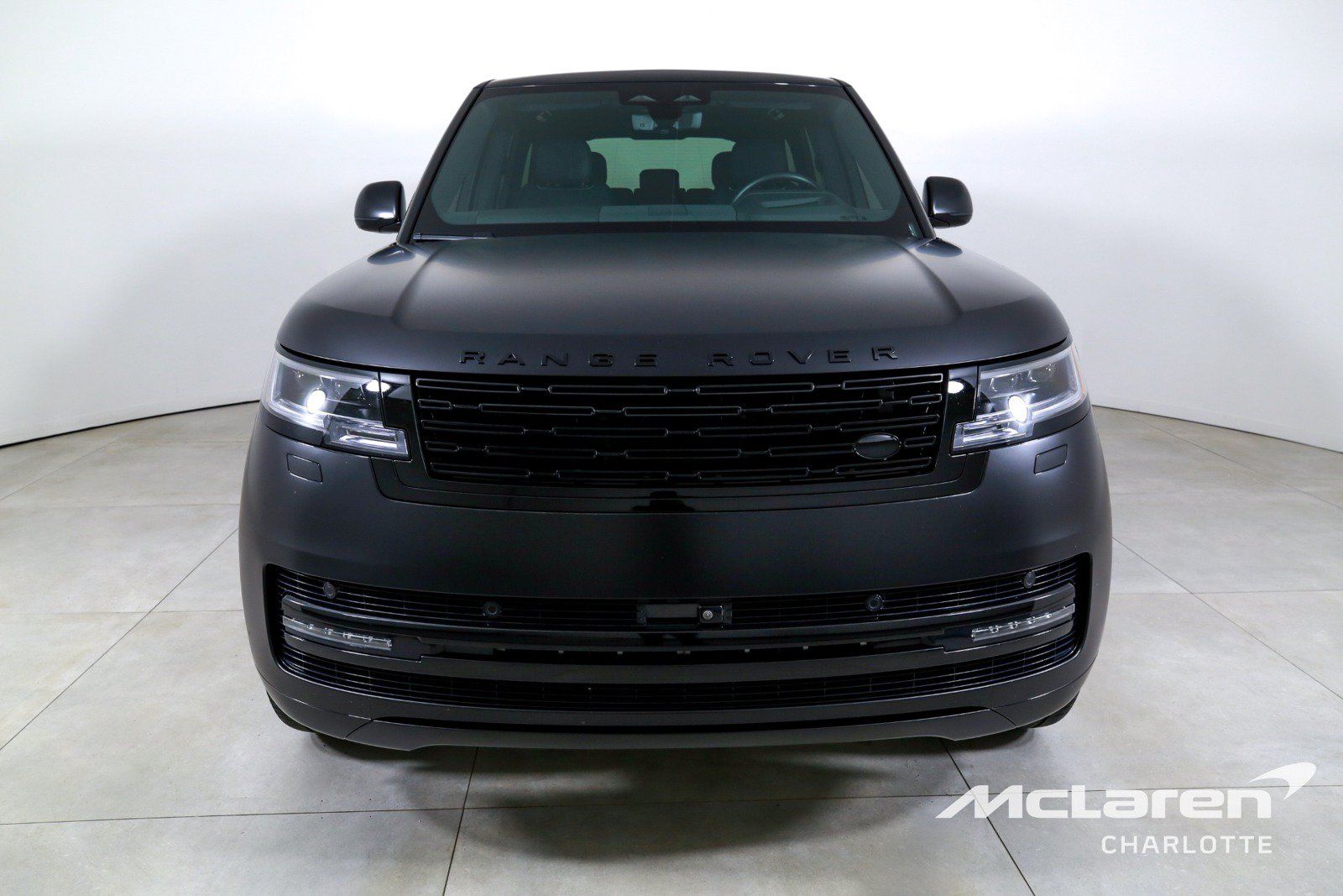 Used 2024 Land Rover Range Rover SE AWD/4WD image 4