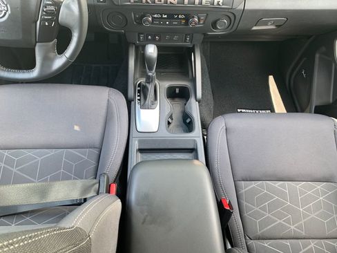 Used 2025 Nissan Frontier SV w/ SV Convenience Package RWD image 18