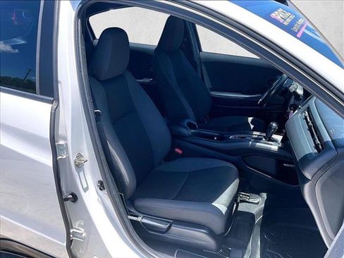 Used 2020 Honda HR-V Sport image 9