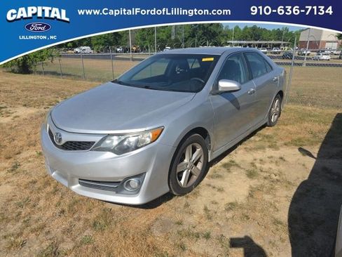 Used 2014 Toyota Camry SE image 1