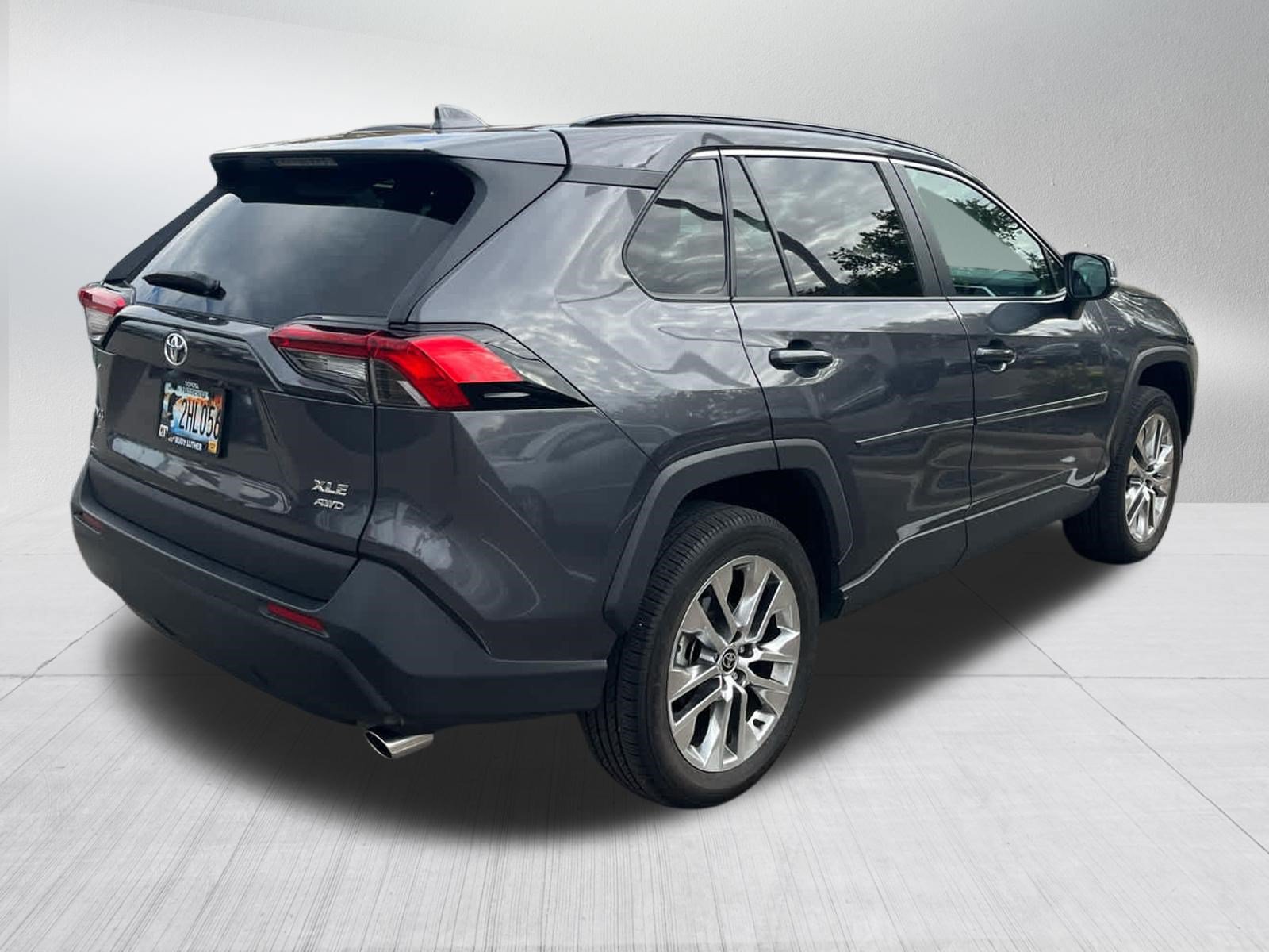 Used 2021 Toyota RAV4 XLE Premium AWD/4WD image 6