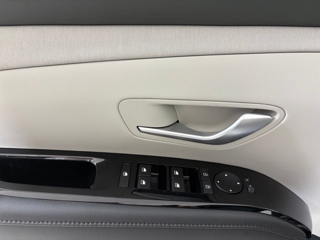New 2026 Hyundai Tucson Limited FWD image 16