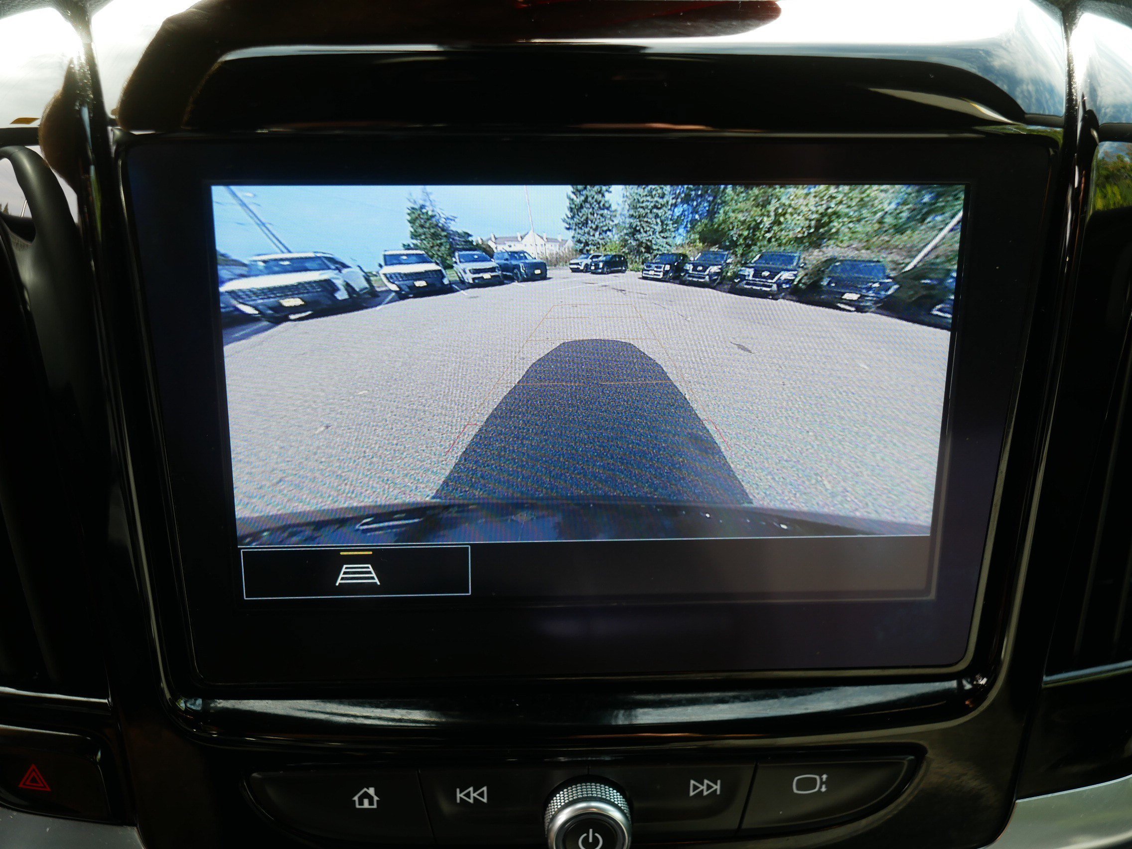 Used 2023 Chevrolet Traverse LT FWD image 27