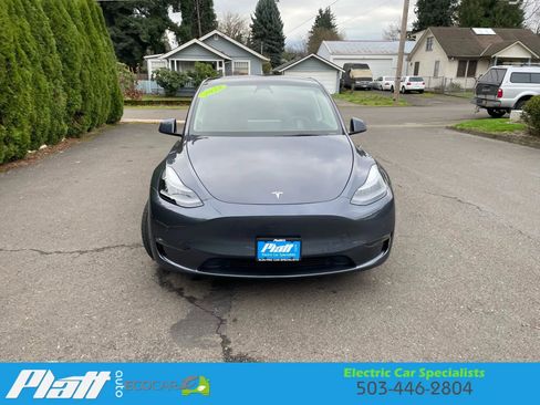 Used 2022 Tesla Model Y Performance image 18