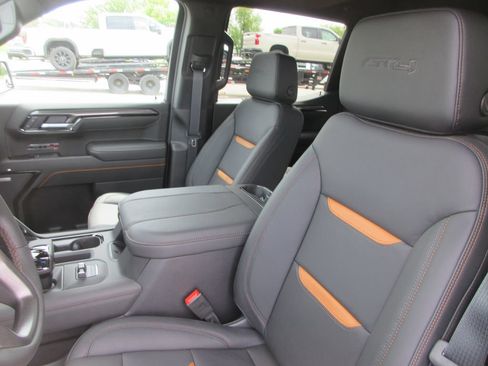 New 2026 GMC Sierra 1500 AT4 w/ AT4 Premium Package AWD/4WD image 16
