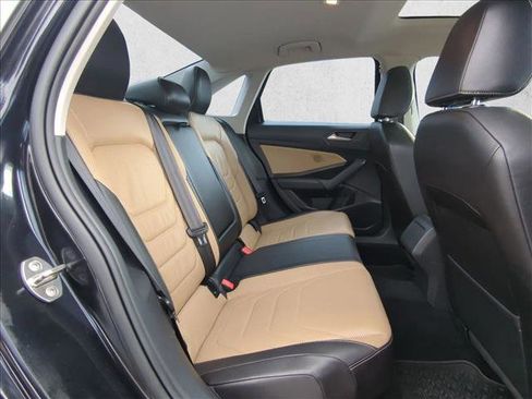 Used 2019 Volkswagen Jetta SEL Premium image 20