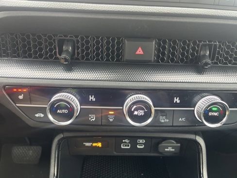 Used 2025 Honda CR-V Sport image 11