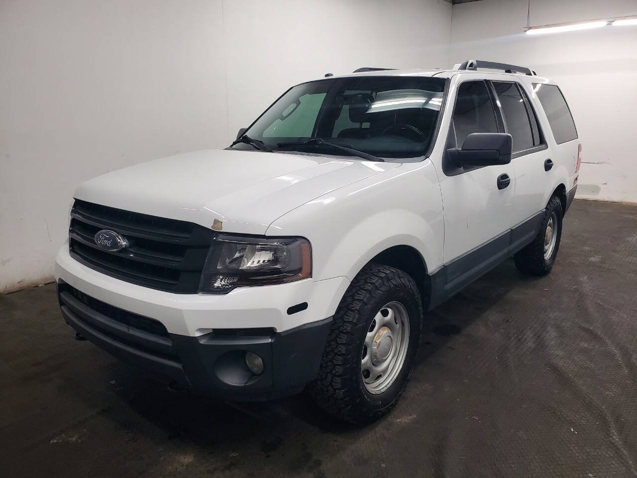 Used 2017 Ford Expedition XL w/ Fleet Convenience Package RWD image 1