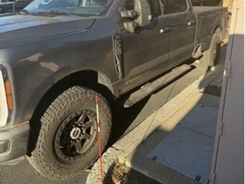 Used 2023 Ford F350 Lariat w/ Lariat Ultimate Package image 1