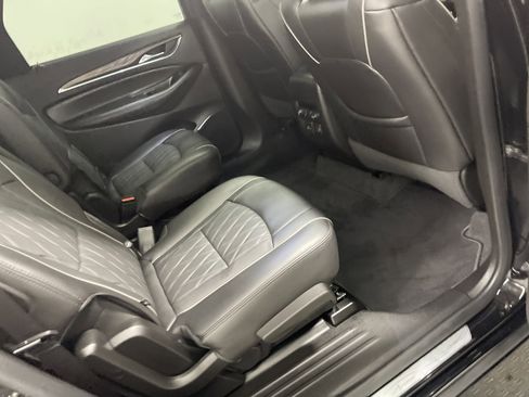 Used 2024 Buick Enclave Avenir image 22