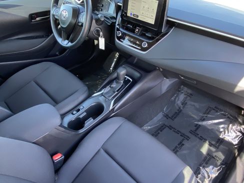 Certified 2025 Toyota Corolla LE image 9