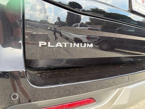Used 2026 Ford Expedition Platinum w/ Driver's Package AWD/4WD image 7