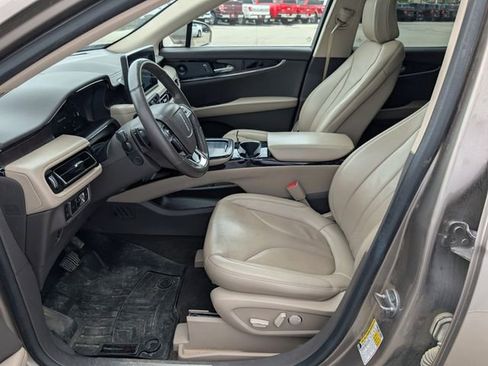 Used 2021 Lincoln Nautilus Reserve image 2