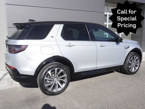 New 2025 Land Rover Discovery Sport Dynamic SE image 4