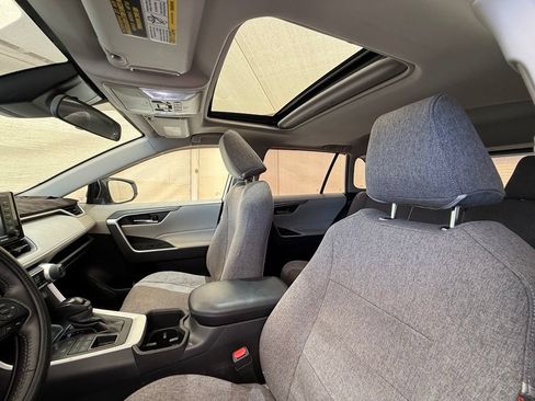 Used 2022 Toyota RAV4 XLE w/ Convenience Package AWD/4WD image 15