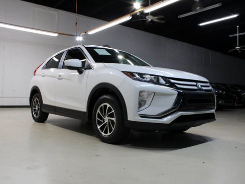 Used 2020 Mitsubishi Eclipse Cross ES image 2