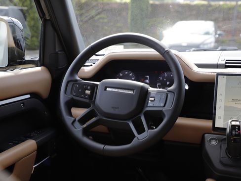 New 2026 Land Rover Defender 110 X-Dynamic SE AWD/4WD image 15