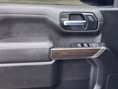 Used 2022 Chevrolet Silverado 1500 LT w/ Convenience Package II image 11