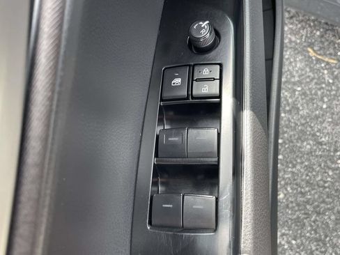 Used 2025 Toyota Camry LE w/ Convenience Package FWD image 16
