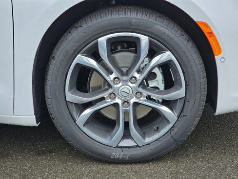 New 2026 Chrysler Pacifica Pinnacle image 10