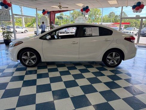 Used 2018 Kia Forte S FWD image 4