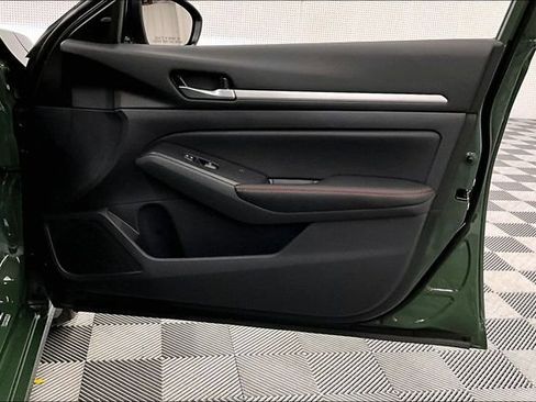New 2026 Nissan Altima 2.5 SR FWD image 36