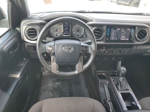 Used 2018 Toyota Tacoma TRD Off-Road image 22