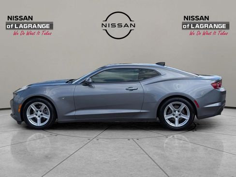 Used 2022 Chevrolet Camaro LT RWD image 8