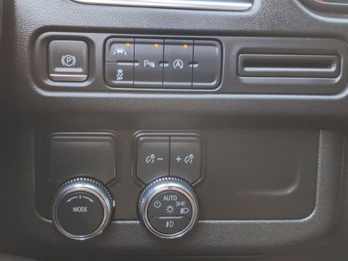 Certified 2024 GMC Yukon XL SLT RWD image 17