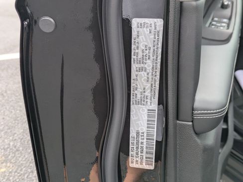 New 2025 Jeep Grand Cherokee Limited w/ Black Appearance Package image 39