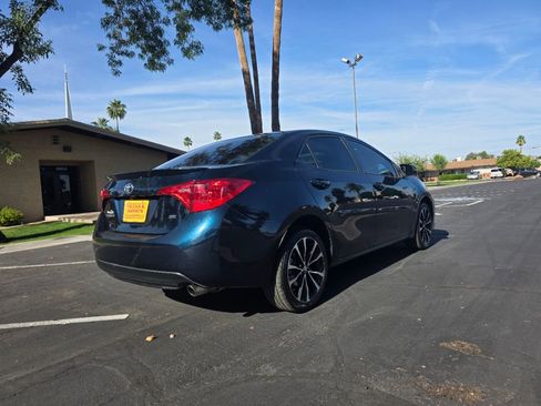 Used 2018 Toyota Corolla SE w/ Body Protection Package FWD image 9